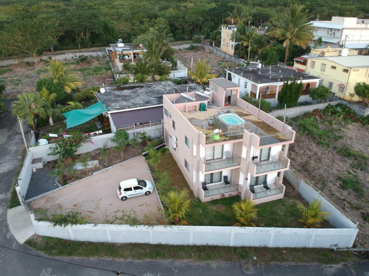Luxe Exotica Apartments La Gaulette Exterior photo